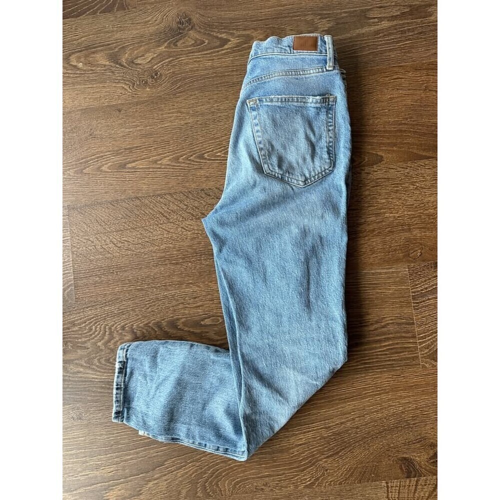 BDG Ripped High Rise Straight Jeans - Size 28 - Picture 6 of 6